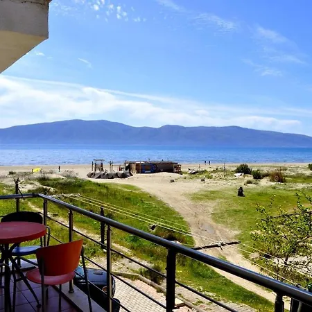 A Created With Love, Enriched By Our Sea View Apartamento Vlorë