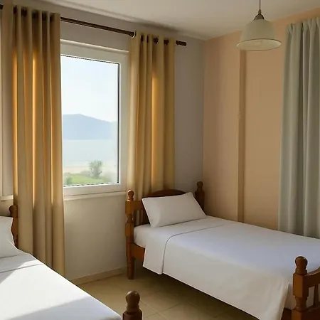 A Created With Love, Enriched By Our Sea View Apartamento Vlorë